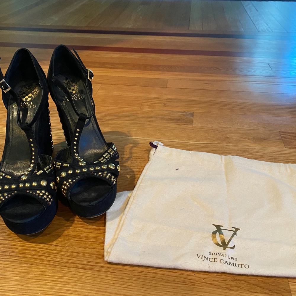 Signature Vince Camuto Platform Wedge w/dustbag